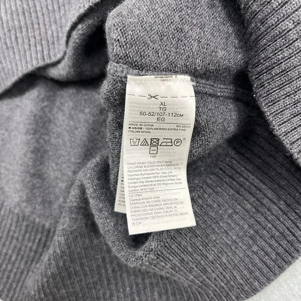 Banana Republic Mens XL Gray 100% Italian Merino Wool V-Neck Sweater‎ Vest